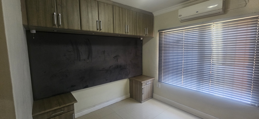 4 Bedroom Property for Sale in Roylglen Gardens Northern Cape